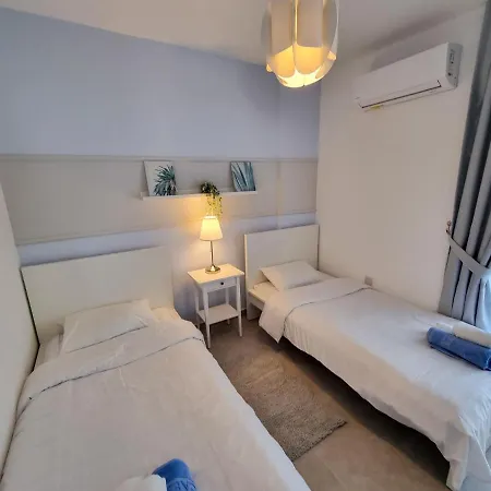 Happy Vacation With Water Park For Kids In Caesar Blue Resort, Lunch 4 Pm, Gym, Heated Pool, Sauna And Jacuzzi Appartement Gastria