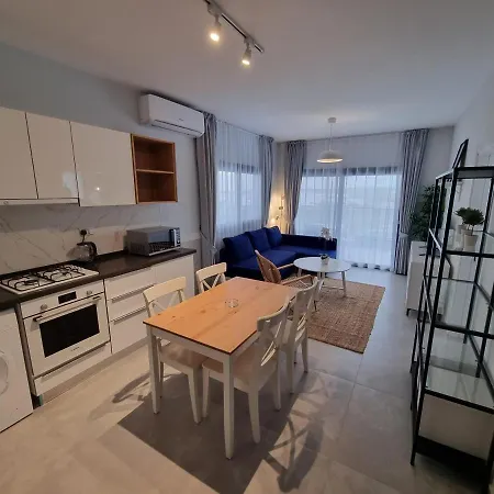 Happy Vacation With Water Park For Kids In Caesar Blue Resort, Lunch 4 Pm, Gym, Heated Pool, Sauna And Jacuzzi Appartement *