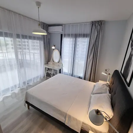 Happy Vacation With Water Park For Kids In Caesar Blue Resort, Lunch 4 Pm, Gym, Heated Pool, Sauna And Jacuzzi *