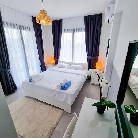 Happy Vacation With Water Park For Kids In Caesar Blue Resort, Lunch 4 Pm, Gym, Heated Pool, Sauna And Jacuzzi *