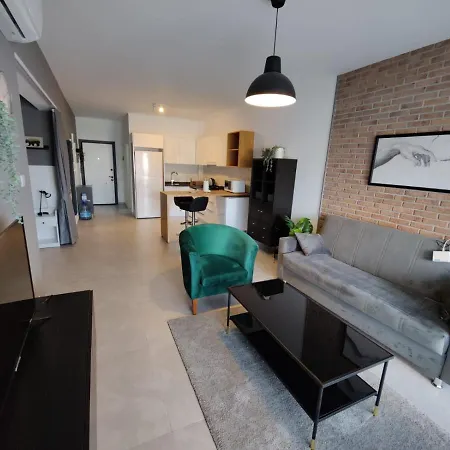 Happy Vacation With Water Park For Kids In Caesar Blue Resort, Lunch 4 Pm, Gym, Heated Pool, Sauna And Jacuzzi Apartment