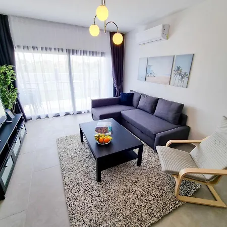 Happy Vacation With Water Park For Kids In Caesar Blue Resort, Lunch 4 Pm, Gym, Heated Pool, Sauna And Jacuzzi Apartment