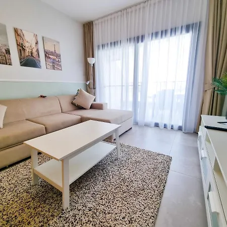 Apartment Happy Vacation With Water Park For Kids In Caesar Blue Resort, Lunch 4 Pm, Gym, Heated Pool, Sauna And Jacuzzi *