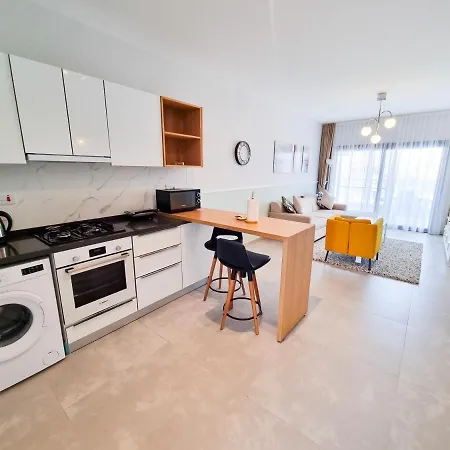 Happy Vacation With Water Park For Kids In Caesar Blue Resort, Lunch 4 Pm, Gym, Heated Pool, Sauna And Jacuzzi