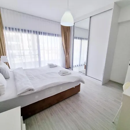 Happy Vacation With Water Park For Kids In Caesar Blue Resort, Lunch 4 Pm, Gym, Heated Pool, Sauna And Jacuzzi Gastria